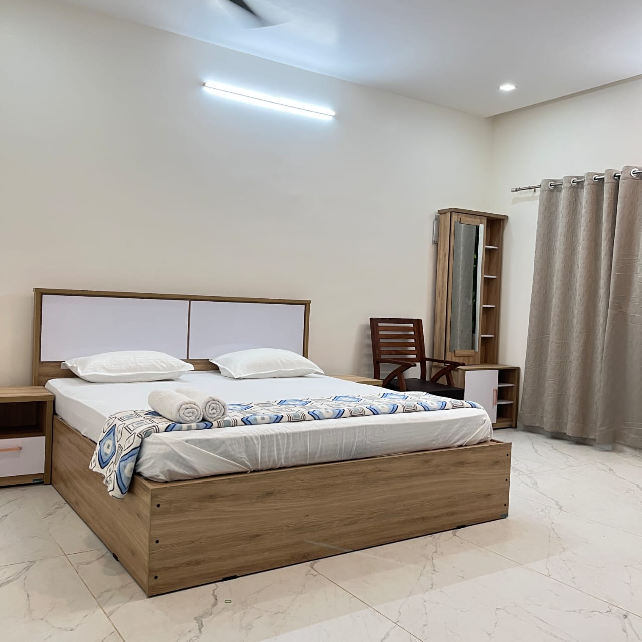 AC Super Deluxe Pool Corner